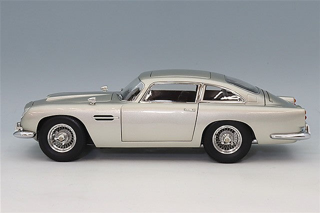 XiaoGuang Model XGM8251033 1/18 Aston Martin DB5 007 Goldfinger
