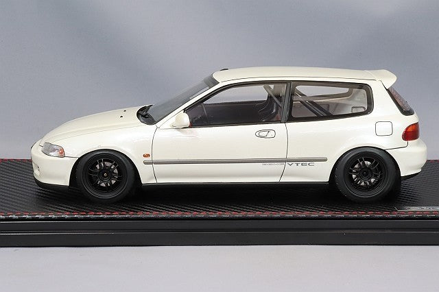 Ignition Model IG3041 – 1/18 Honda Civic (EG6) Pearl White w/ Engine
