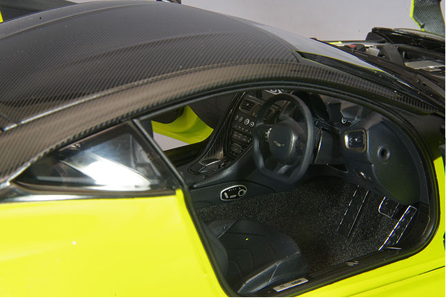 AUTOart 70295 1/18 Aston Martin DBS Superleggera N/A Lime Green