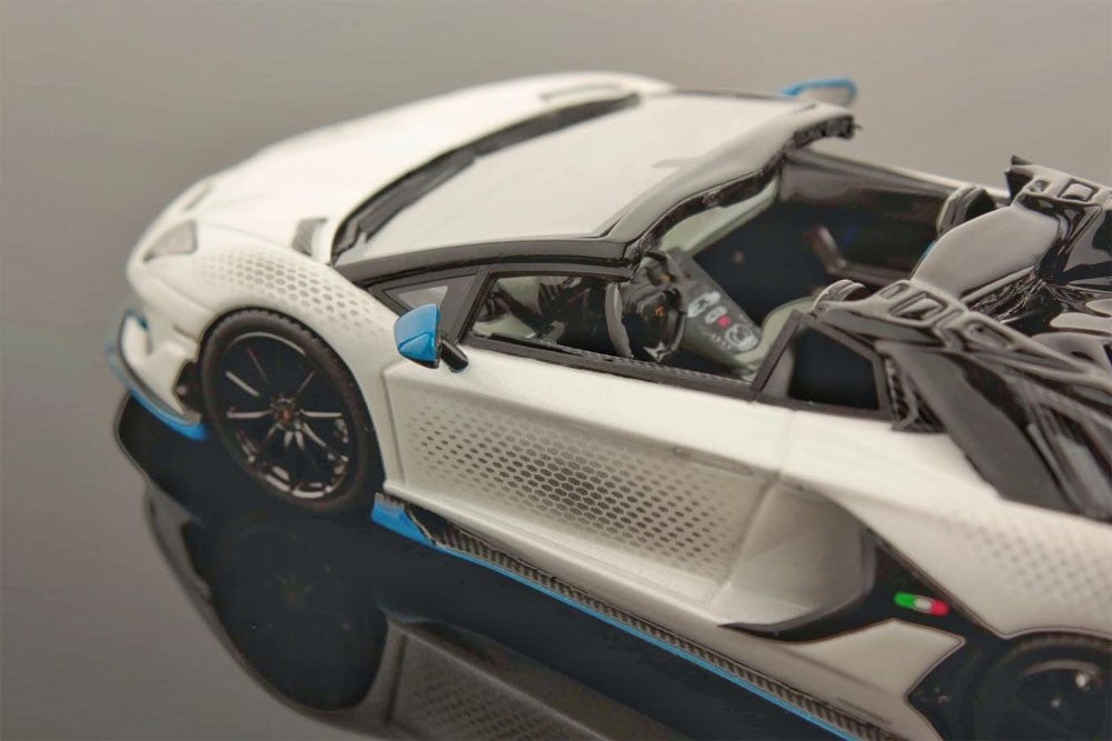 Looksmart LS501XA 1/43 Lamborghini Aventador SVJ Roadster Xago Bianco Asopo