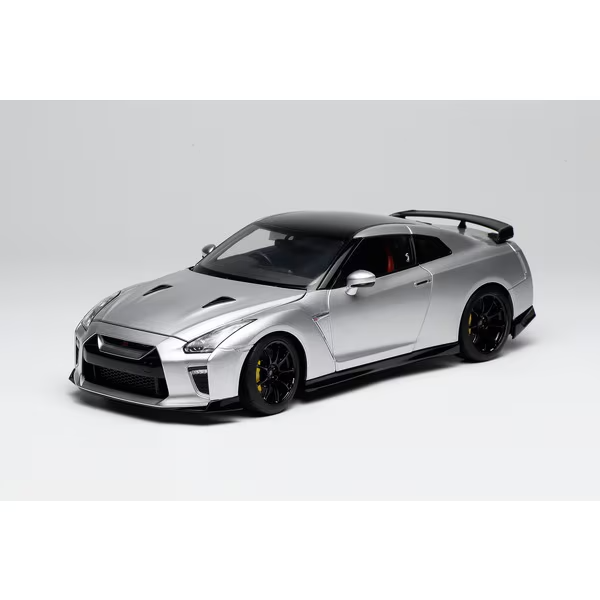 MOTORHELIX M83517 1/18 Nissan GT-R (R35) Track Edition NISMO T-Spec 2022 Silver