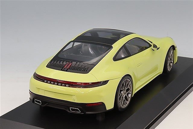 Minichamps MC155064021 1/18 Porsche 911 992.2 Carrera 2024 Yellow