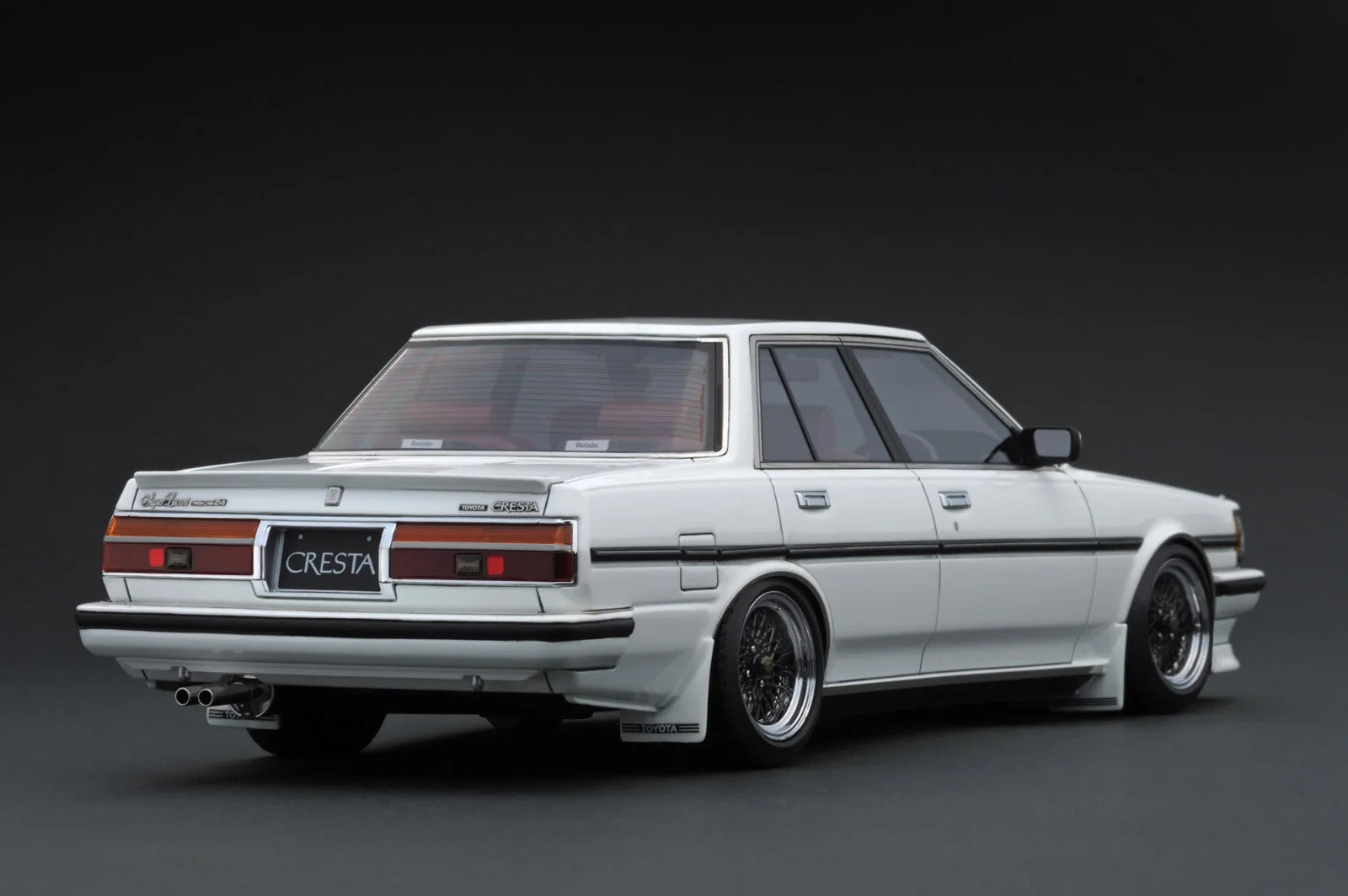 Ignition Model IG3829 1/18 Toyota Cresta Super Lucent GX71 White Resin