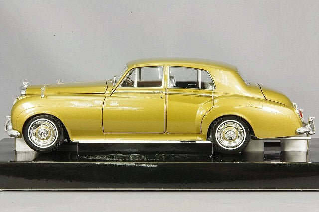 Minichamps MC100139952 1/18 Bentley S2 1954 Gold Die-cast