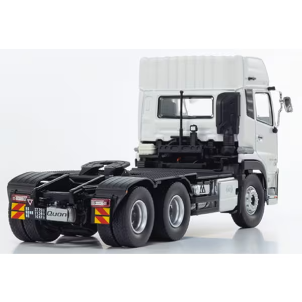 Kyosho KS67375W - 1/43 UD Quon GW 6x4 Tractor White [Die-cast Mini Car]