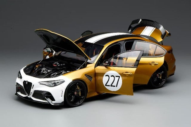 MOTORHELIX FS-M89009 1/18 Alfa Romeo Giulia GTAm GT Okura Gold