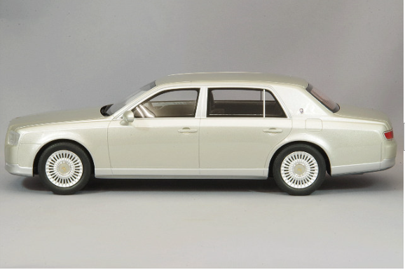 Kyosho KSR18036S 1/18 Toyota Century Radiant Silver Metallic Resin