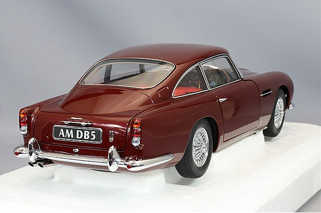 AUTOart 70289 1/18 Aston Martin DB5 Dark Red Metallic Composite