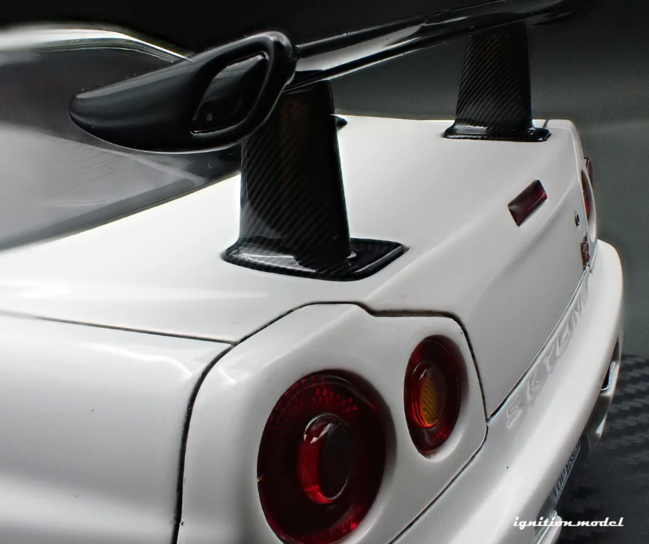 Ignition Model IG3642 1/18 TOP SECRET Nissan Skyline GT-R BNR34 White Resin