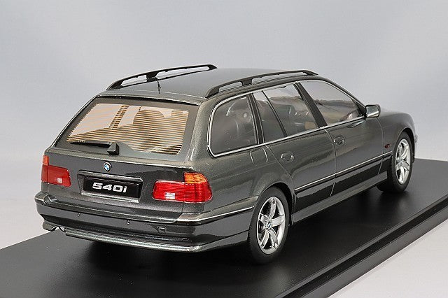 KK Scale KKDC181082 1/18 BMW 540i E39 Touring 1997 Grey Metallic