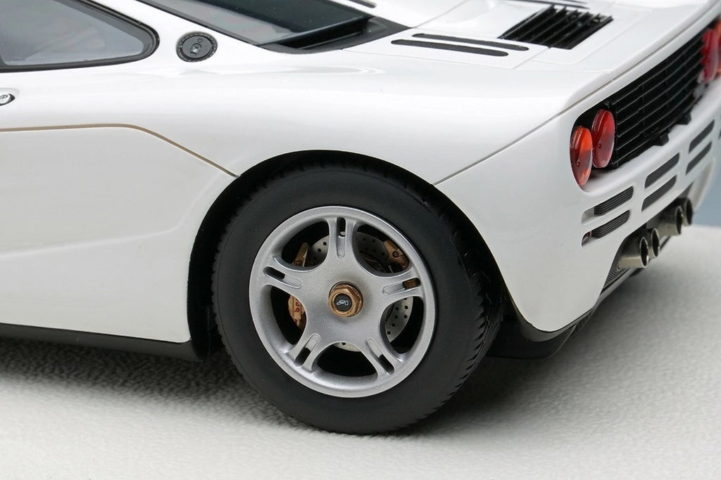 Make Up EIDOLON EML073C 1/18 McLaren F1 Roadcar 1994 White Limited 100 pcs