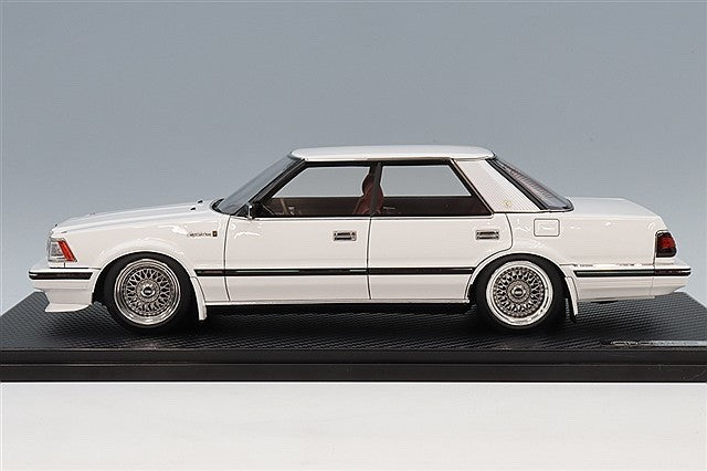Ignition Model IG3823 1/18 Toyota Crown 2.8 Royal Saloon G White Resin