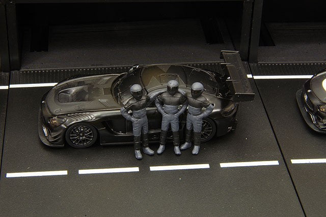 Tarmac T64-008-4A4Box 1/64 Mercedes-AMG GT3 #3 Pit Diorama Set