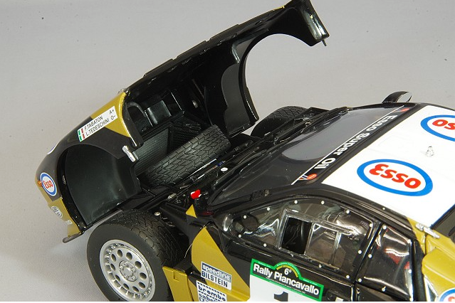 Kyosho KS08306E 1/18 Lancia 037 Rally 1984 Piancavallo #1 Diecast