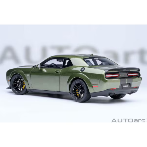 AUTOart 71761 1/18 Dodge Challenger SRT Jailbreak 2022 Green Diecast
