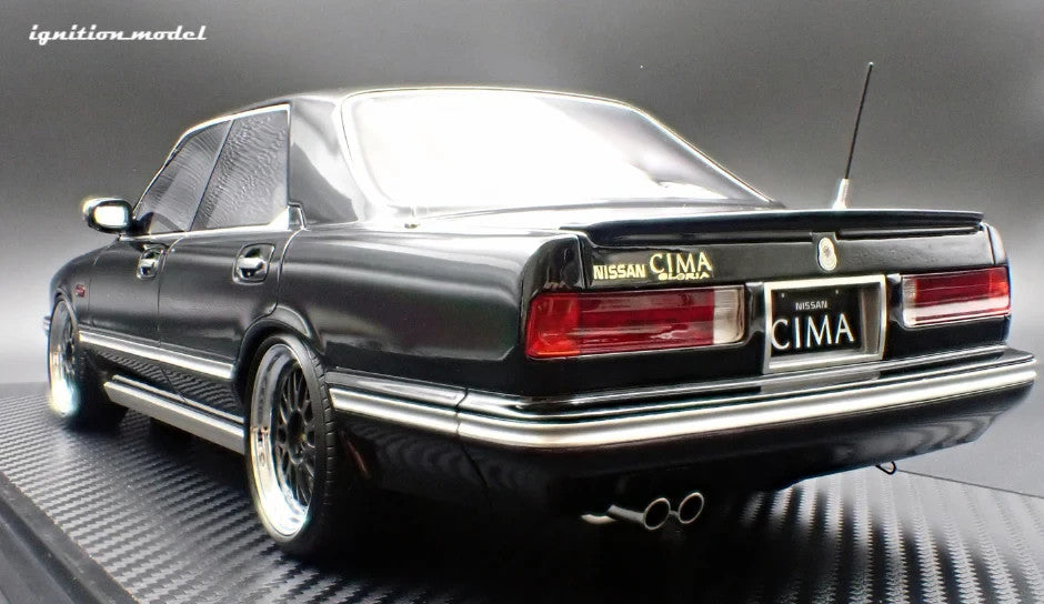 Ignition model IG3900 1/18 Nissan Gloria Cima Y31 Black