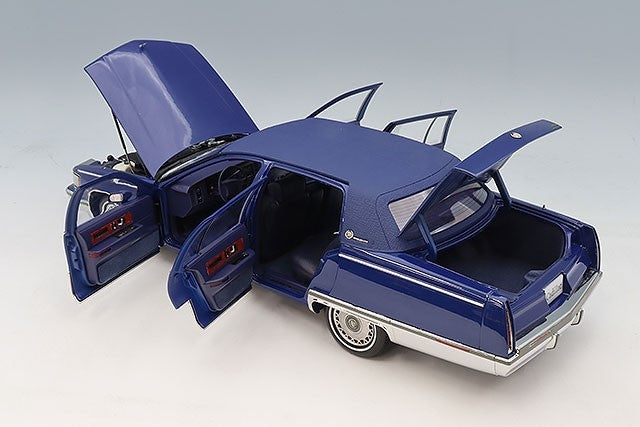 XiaoGuang Model XGM8210513B 1/18 Cadillac Fleetwood Blue