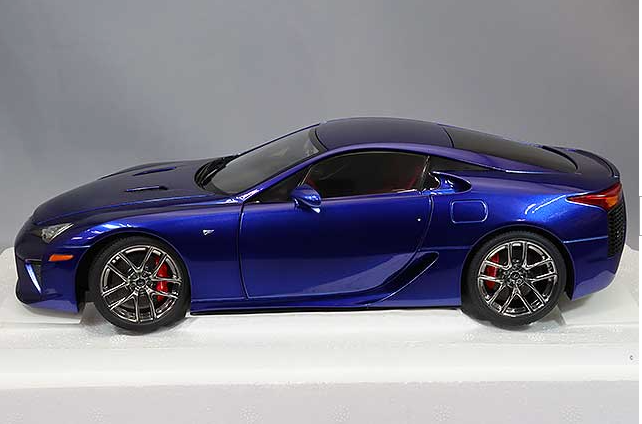 AUTOart 78858 1/18 Lexus LFA Pearl Blue Composite