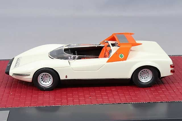 Matrix MX50102171 1/43 Alfa Romeo P33 Roadster Pininfarina 1968 White Resin