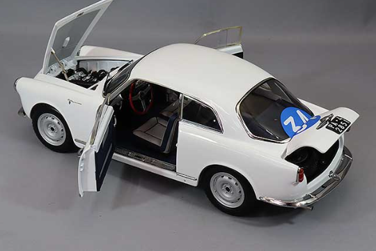 Kyosho KS08957C 1/18 Alfa Romeo Giulietta SV 1960 #34 Livery Diecast