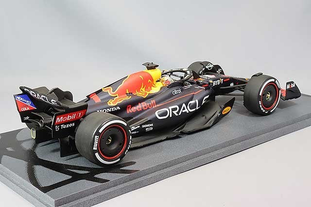 Spark S18S776 1/18 Red Bull RB18 Abu Dhabi GP Winner 2022 #1 Multi Resin