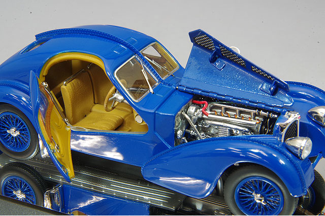 AUTOart 50947 1/43 Bugatti Type 57SC Atlantic 1938 Blue Wire Spokes