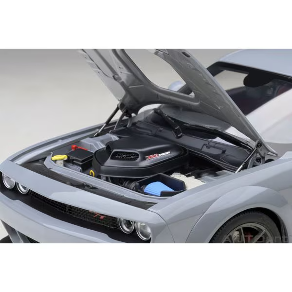 AUTOart 71774 1/18 Dodge Challenger R/T Scat Pack Widebody 2022 “Smoke Show”