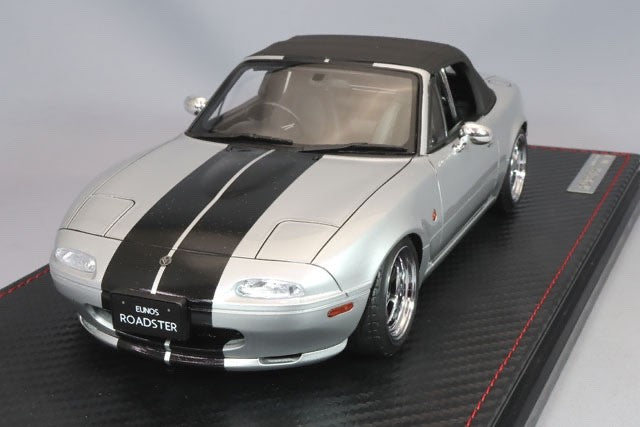 Ignition Model - IG3202 1/18 Eunos Roadster (NA) Silver — With Engine