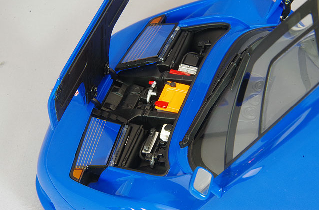 AUTOart 70917 1/18 Bugatti EB110 SS French Blue