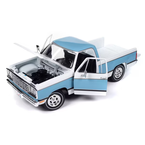 American Muscle AMM1303 1/18 1977 Dodge Adventurer Sweptline Light Blue/White