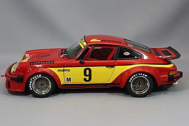 EXOTO RLG19095 1/18 Porsche 934 MOMO Silverstone 1977 No.9