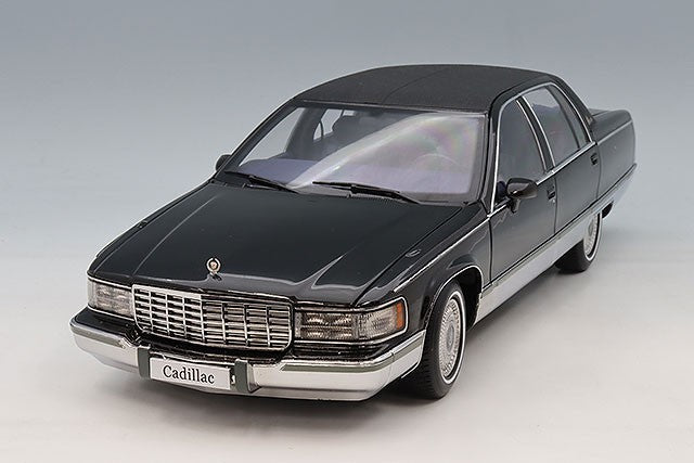 XiaoGuang Model XGM8210511B-2 1/18 Cadillac Fleetwood Black