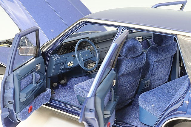 XiaoGuang Model XGM8251122DKB 1/18 Toyota Crown MS122 Deep Blue