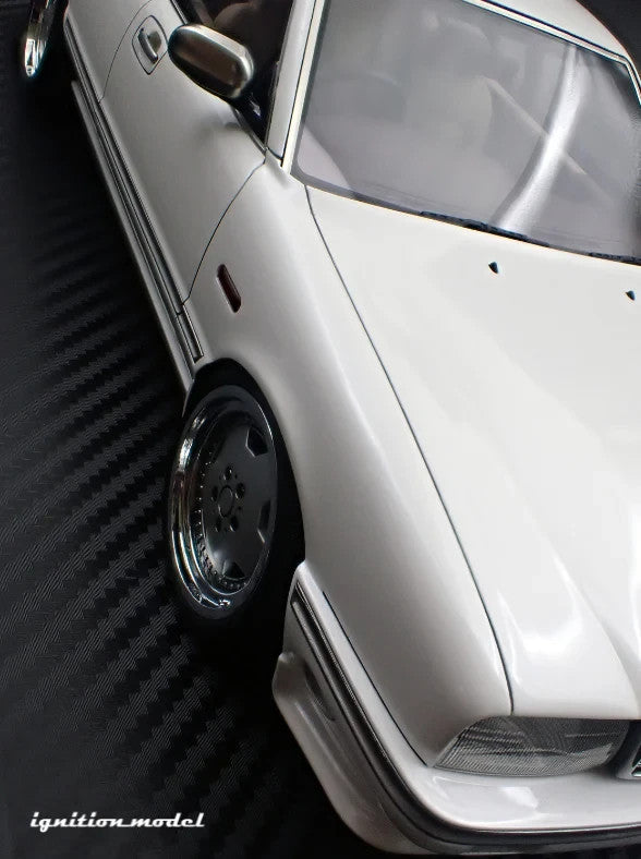 Ignition model IG3903 1/18 Nissan Cedric Cima Y31 White