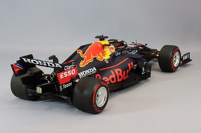 Minichamps MC110211433 1/18 Red Bull RB16B Zandvoort Winner 2021