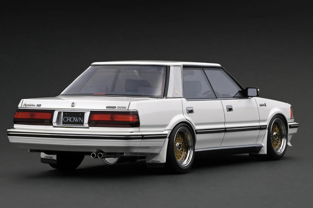 Ignition Model IG3824 1/18 Toyota Crown 3.0 Royal Saloon G 120 White Resin