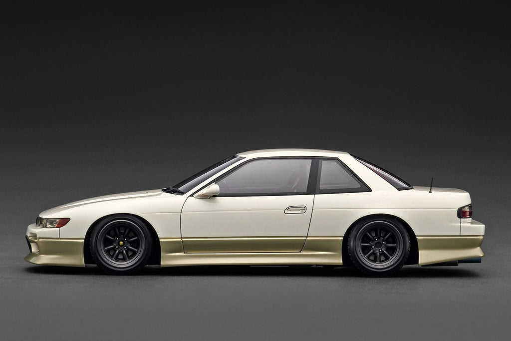 Ignition Model IG3589 1/18 Nissan Silvia S13 VERTEX White/Gold Resin