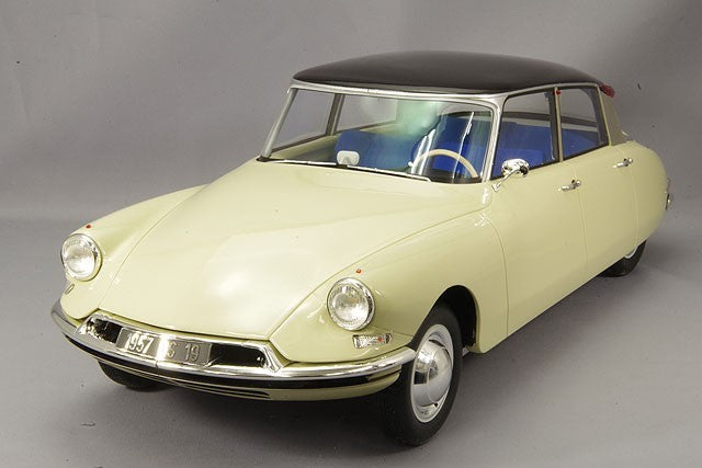 Premium ClassiXXs PCS40045 1/12 Citroen DS19 Type I Cream Resin