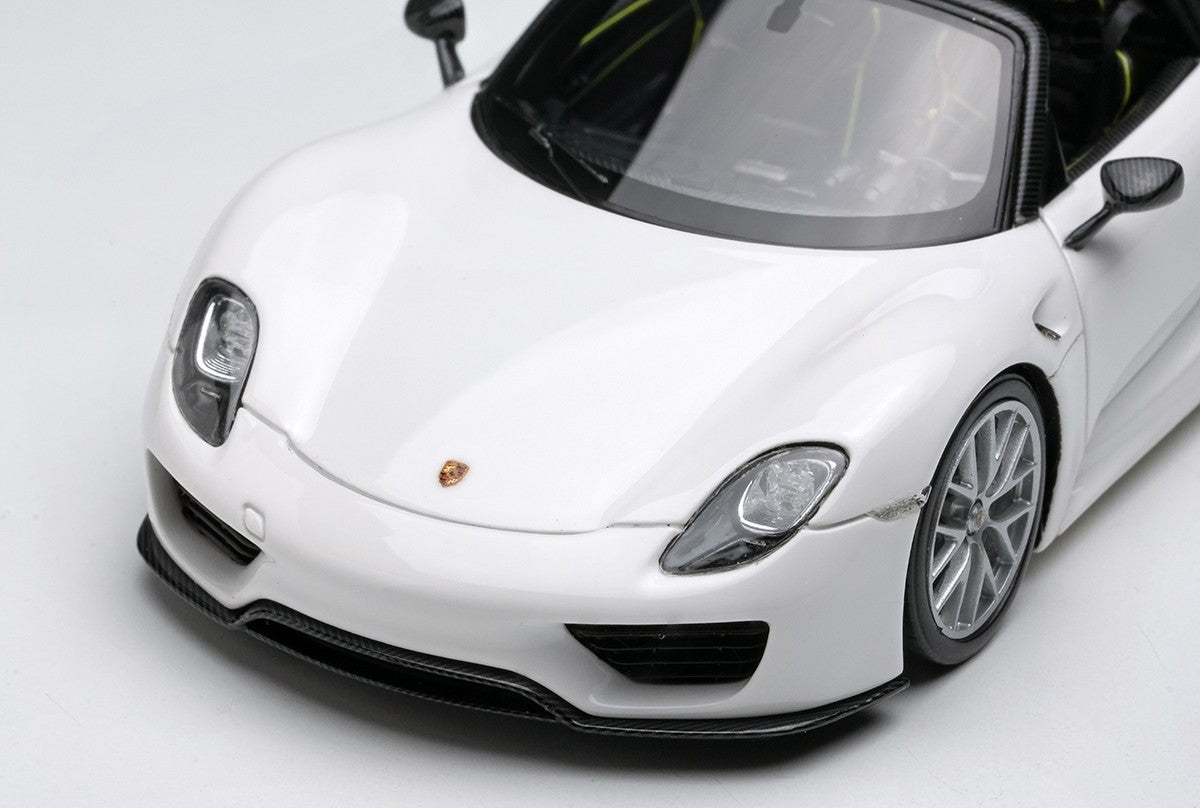 EIDOLON EM569E 1/43 Porsche 918 Spyder Weissach Package 2011 Pearl White Resin