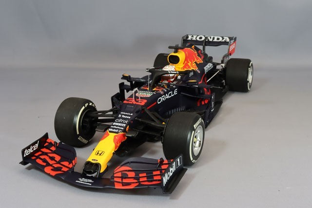 Minichamps MC110210833 1/18 Red Bull RB16B France Winner 2021
