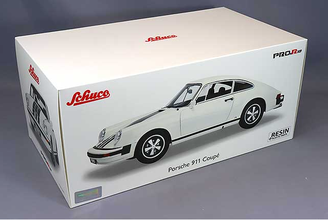 Schuco PRO.R18 SC450048600 1/18 Porsche 911 Coupe 2022 White Classic