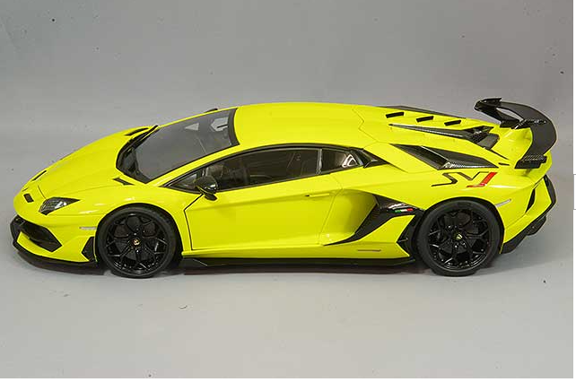 AUTOart 79175 1/18 Lamborghini Aventador SVJ Pearl Yellow Composite