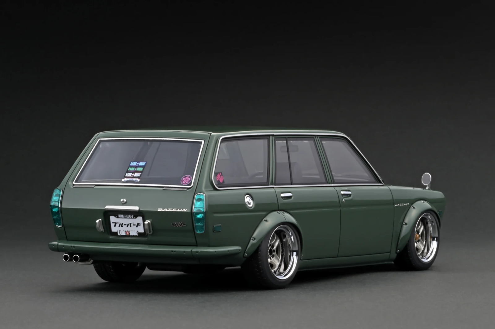 Ignition Model IG3355 1/18 KAIDO HOUSE Datsun 510 Wagon Green w/ Jun Imai Figure