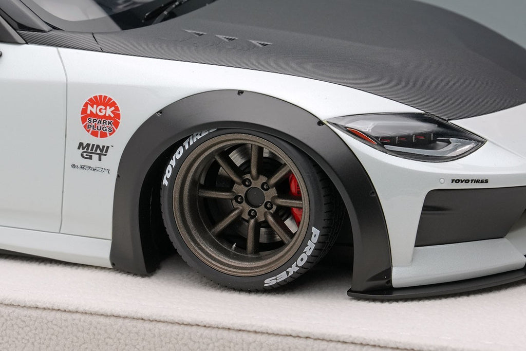 Make Up EIDOLON EML137B 1/18 LB nation Nissan Fairlady Z RZ34 Pearl White