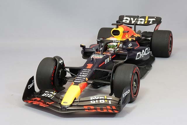 Minichamps MC110221301 1/18 Red Bull RB18 Hungary Winner 2022