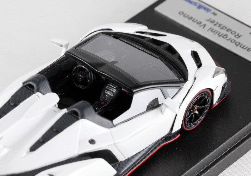 Looksmart LS429F 1/43 Lamborghini Veneno Roadster Bianco Monocerus White Resin