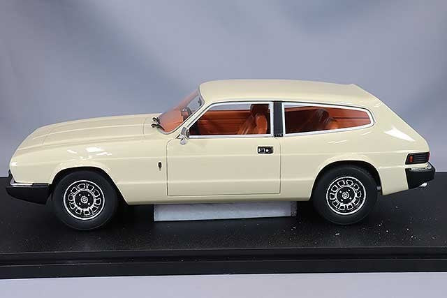 CULT CML1351 1/18 Reliant Scimitar SE6A 1976 White