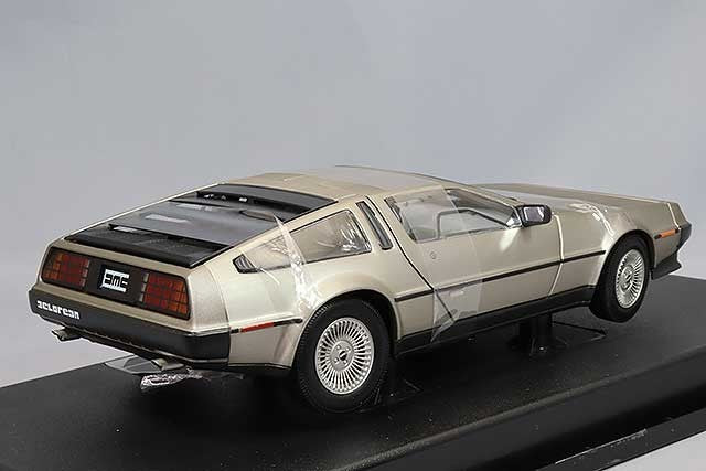 Sun Star SS2701 1/18 DeLorean DMC-12 1981 Stainless Diecast