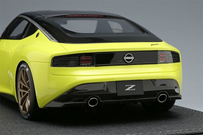 Make Up IDEA IM056 1/18 Nissan Fairlady Z Prototype 2020 Yellow Resin Model Car