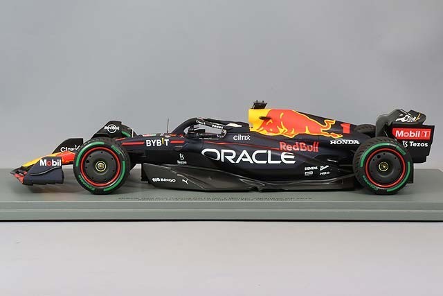 Spark S18S774 1/18 Red Bull RB18 Japanese GP Winner 2022 #1 Multi Resin